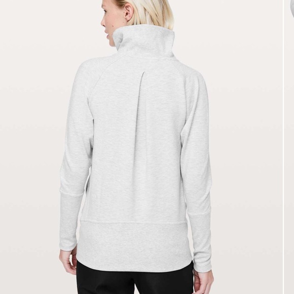 Lululemon High Lines Pullover in Heathered Core Ultra Light Grey Sz 6 - Picture 3 of 5